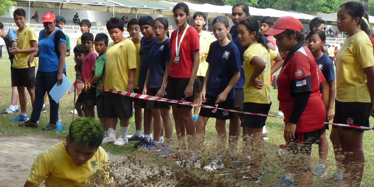 To open a school sports event in 1881