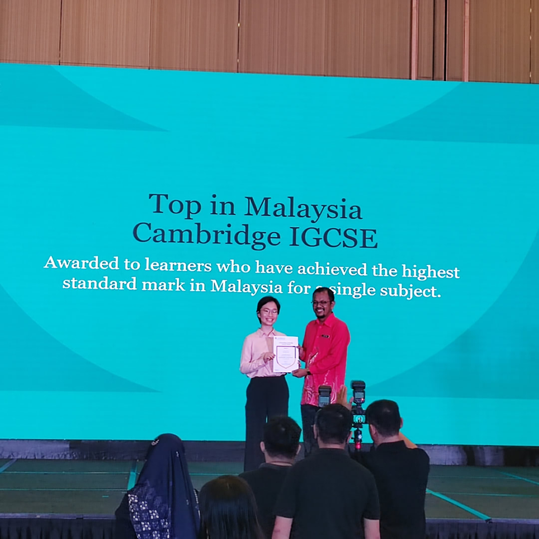 outstanding-awards-03