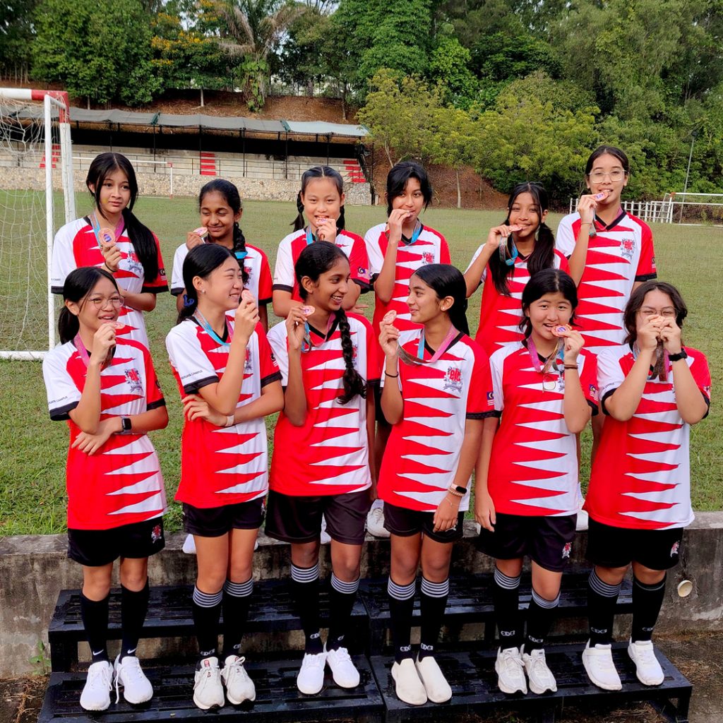 insta aims football U13 girls 2